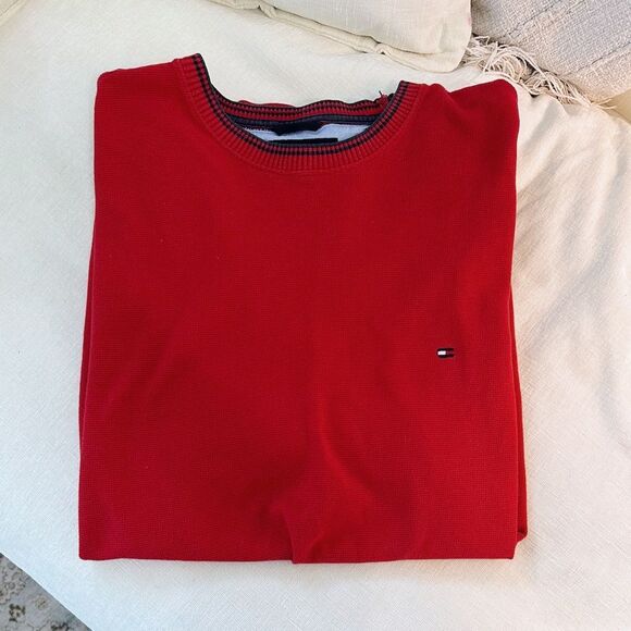 Tommy Hilfiger Men’s Crew Neck Knot Red Shirt - Picture 2 of 4